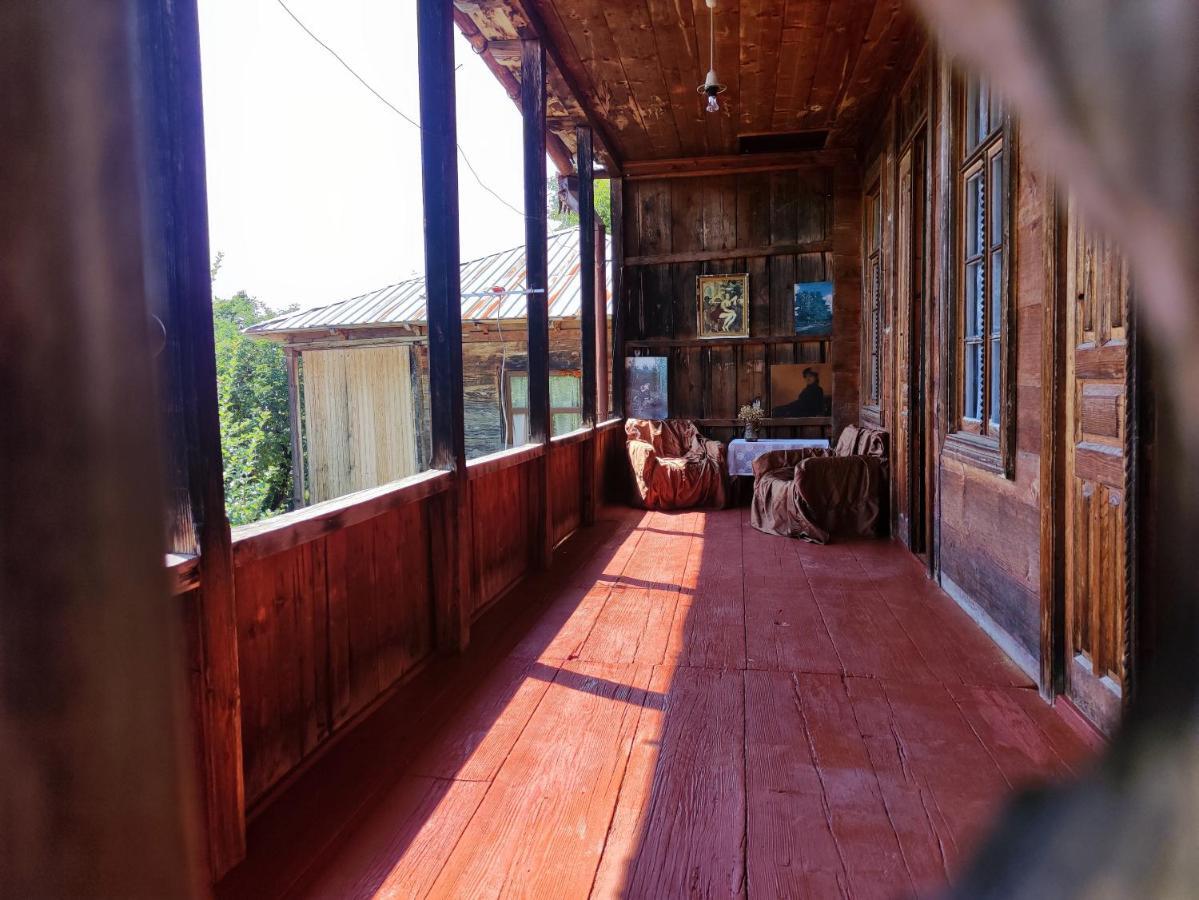 Racha Chogovadze'S Guest House Ambrolauri Eksteriør bilde
