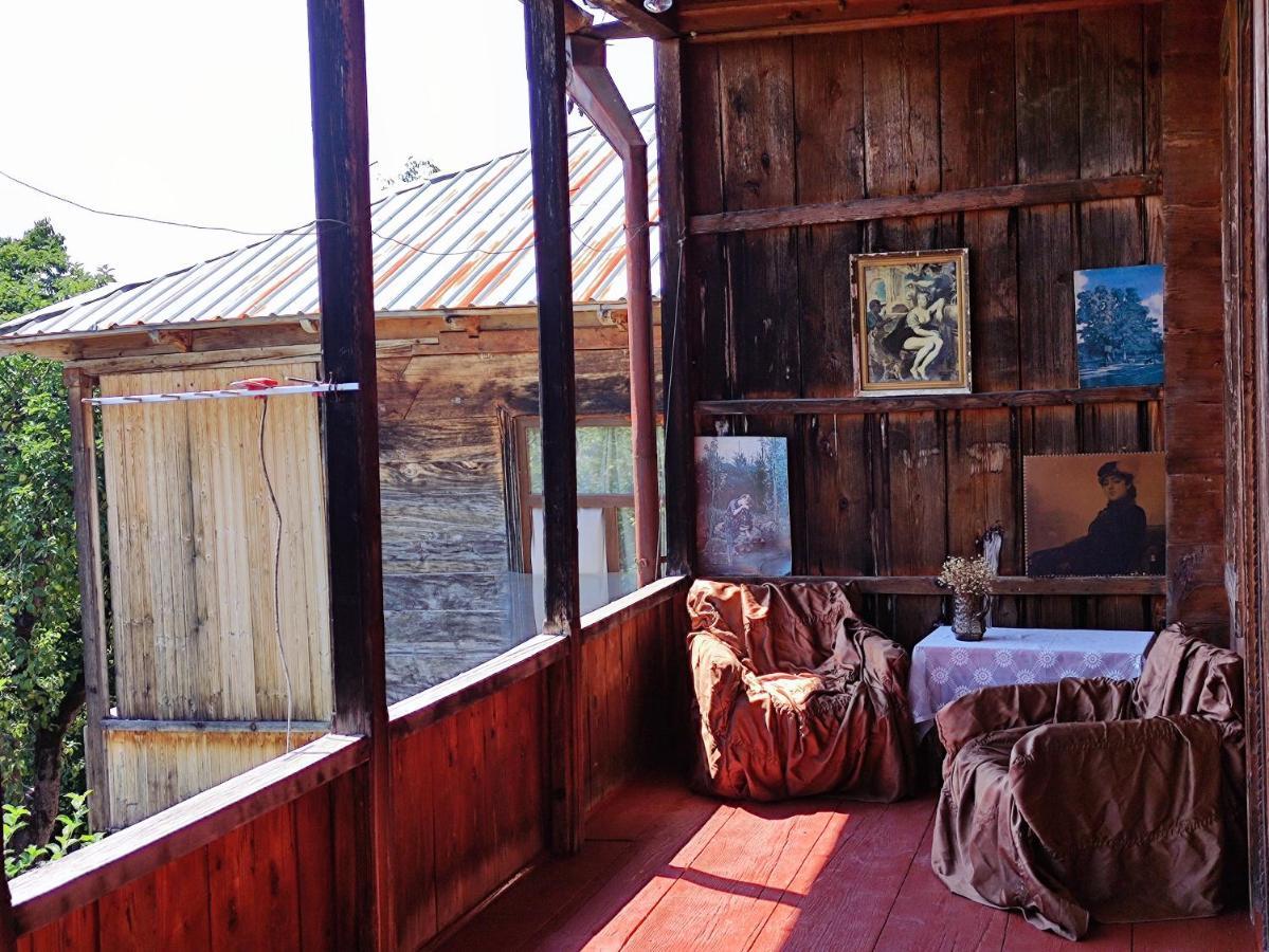 Racha Chogovadze'S Guest House Ambrolauri Eksteriør bilde