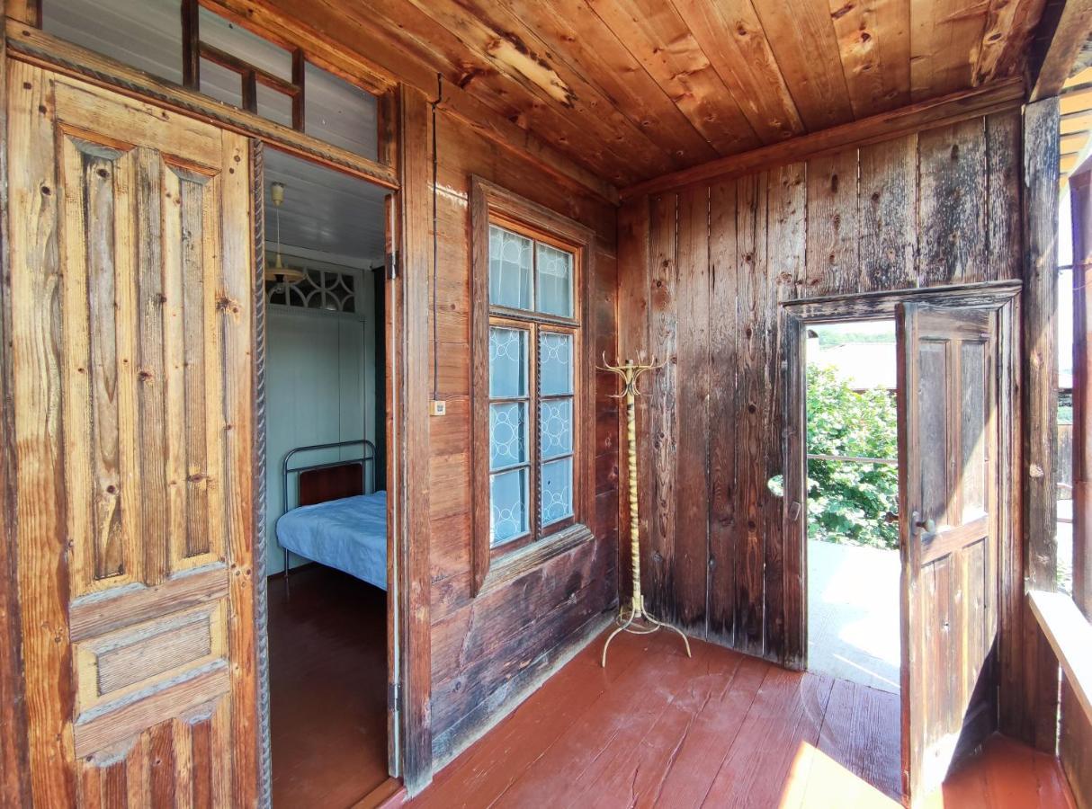 Racha Chogovadze'S Guest House Ambrolauri Eksteriør bilde